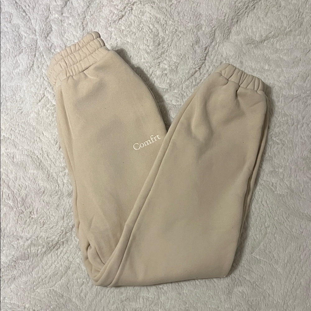 Comfrt Beige Sweatpants